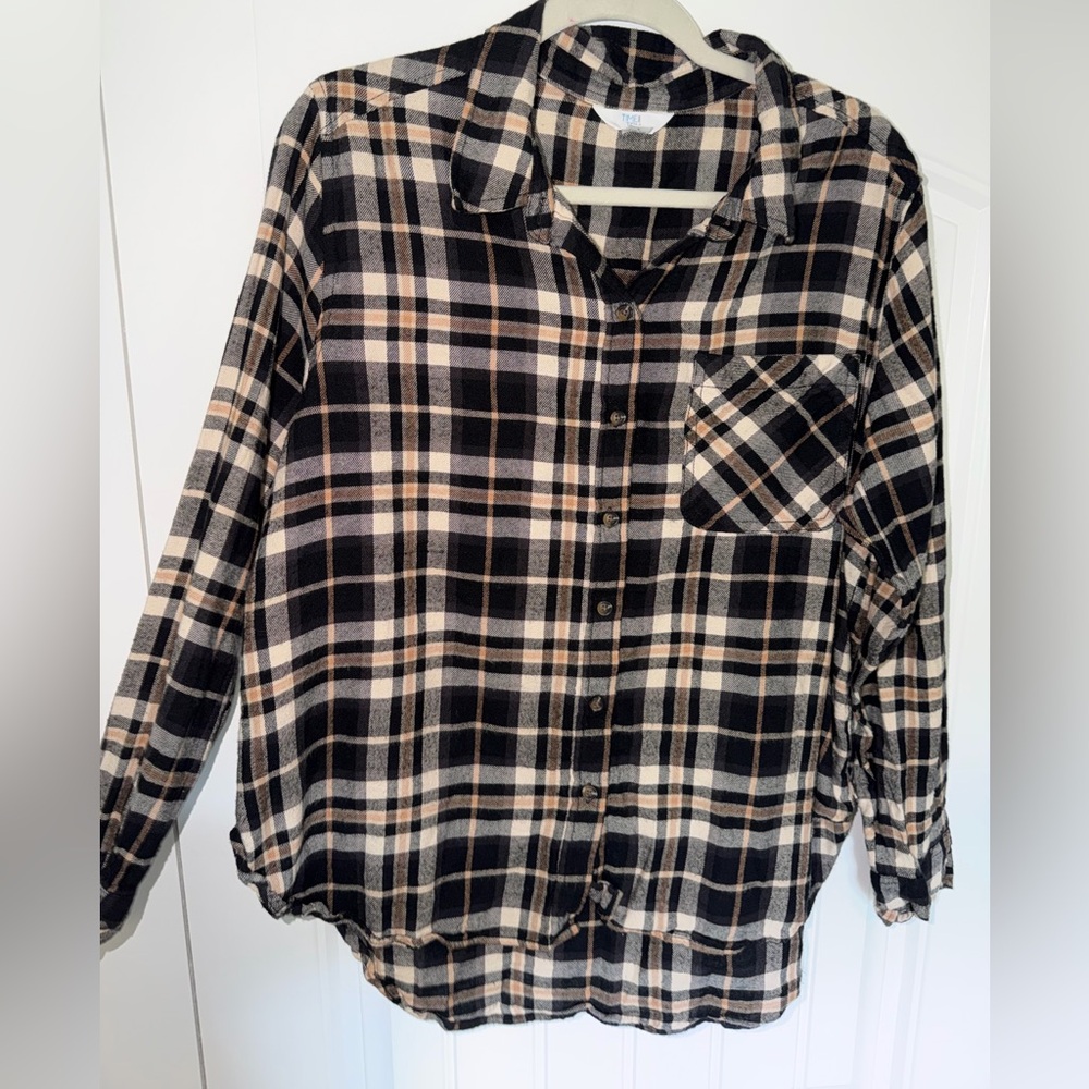 Time and Tru Black and Cream Plaid Button Down Shirt